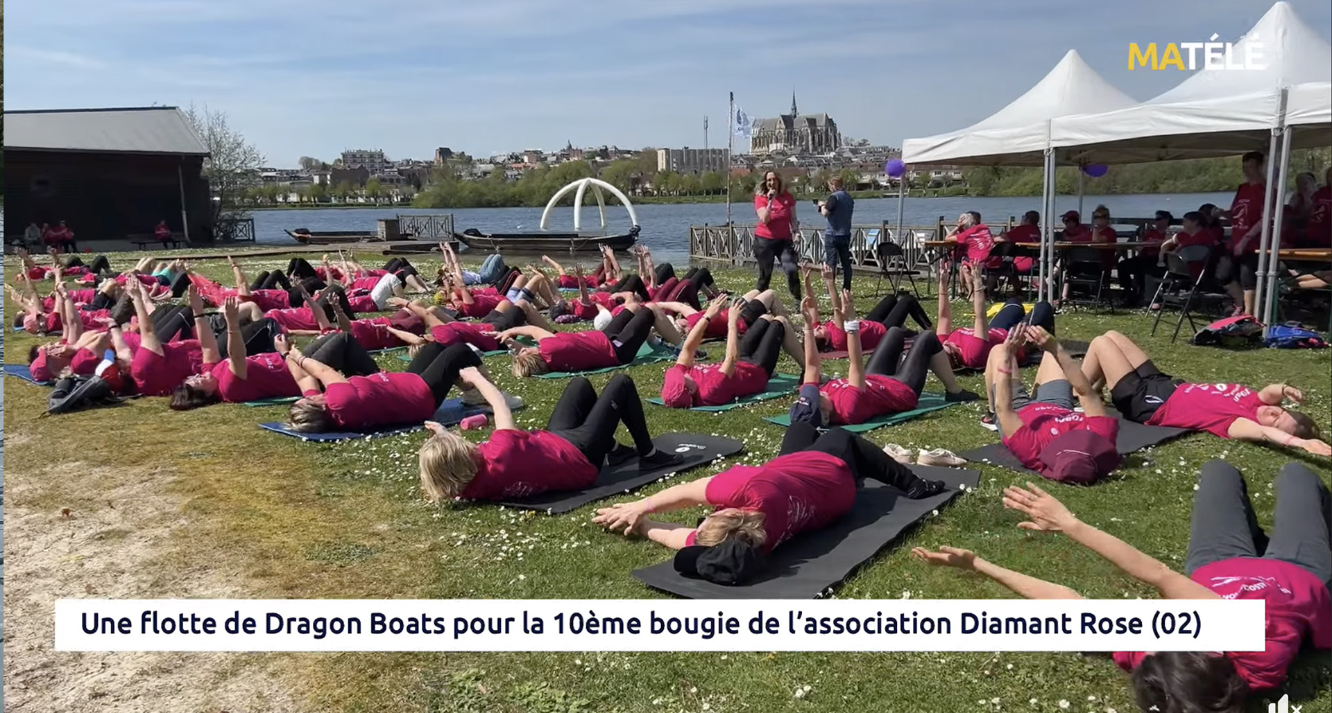 Les Dragon Ladies à l'échauffement et pratiquent le Rose Pilâtes