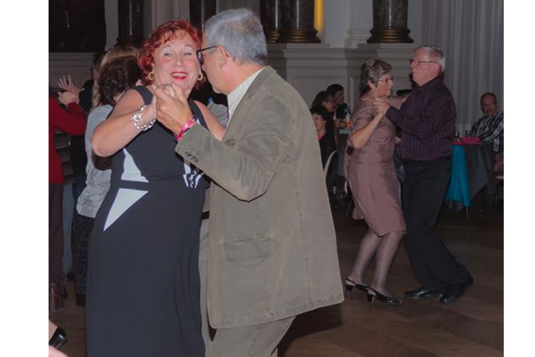 Danser-pour-le-Nouvel-An-A--La-Soiree-Venitienne-pour-les-Diams