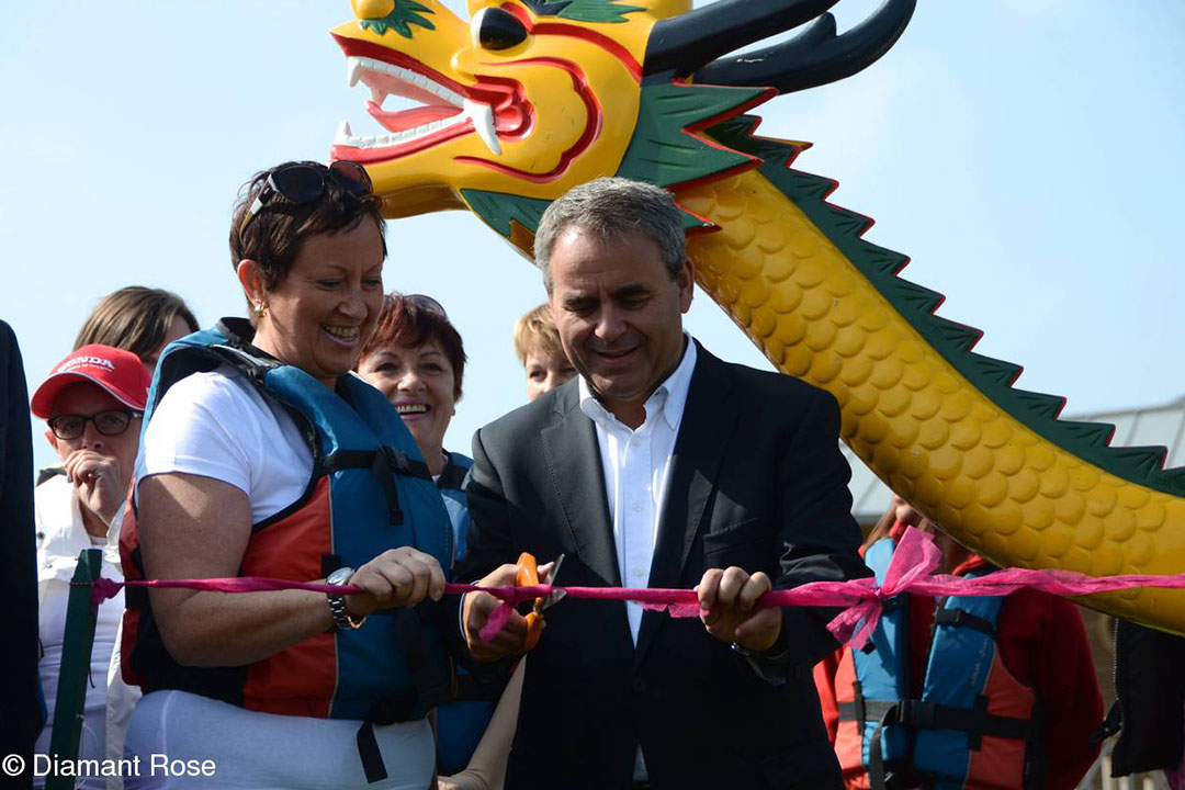 Inauguration du Dragon Boat de Diamant Rose avant sa première mise à l'eau