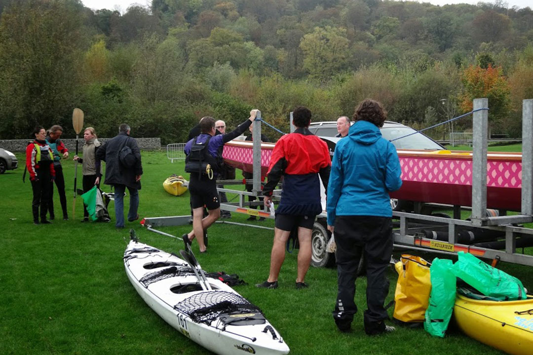 L'équipe qui accompagnent les Dragon Ladies de Saint-Quentin pour la Traverseine de Paris 2014