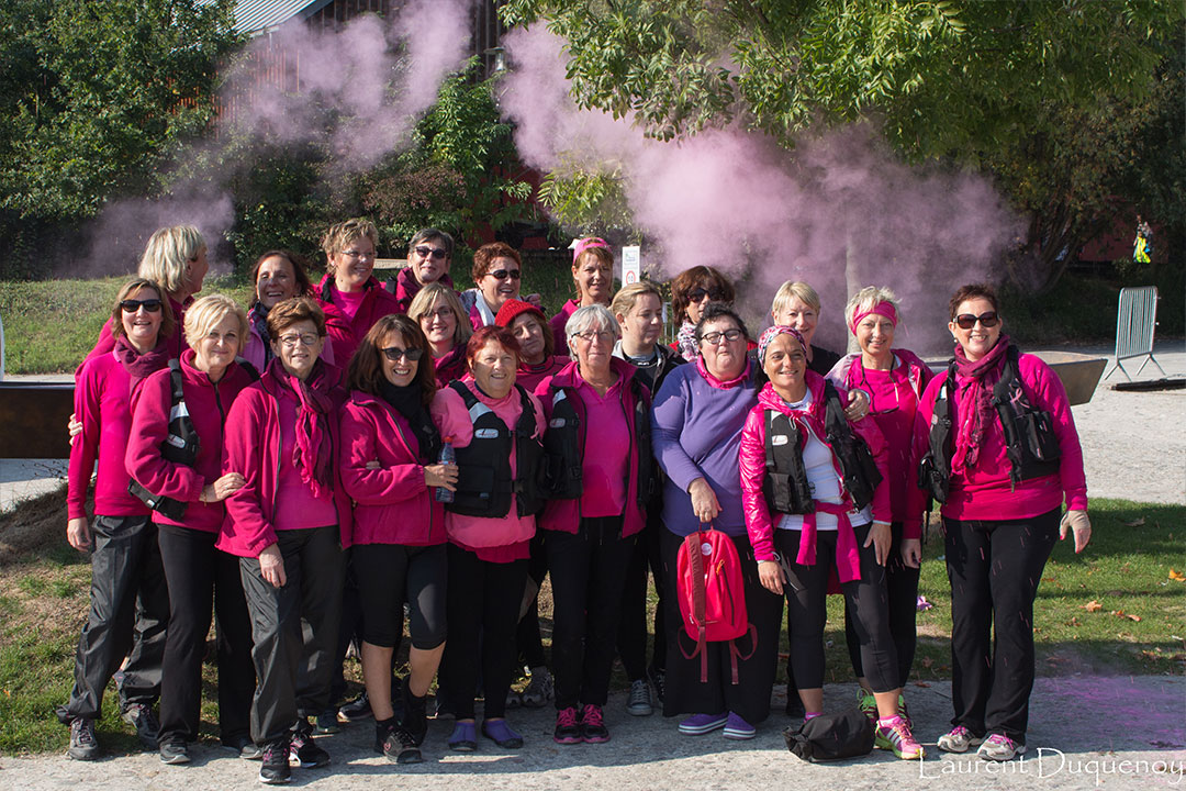 Les-Dragon-Ladies-au-départ pour la Traverseine de Paris en 2015