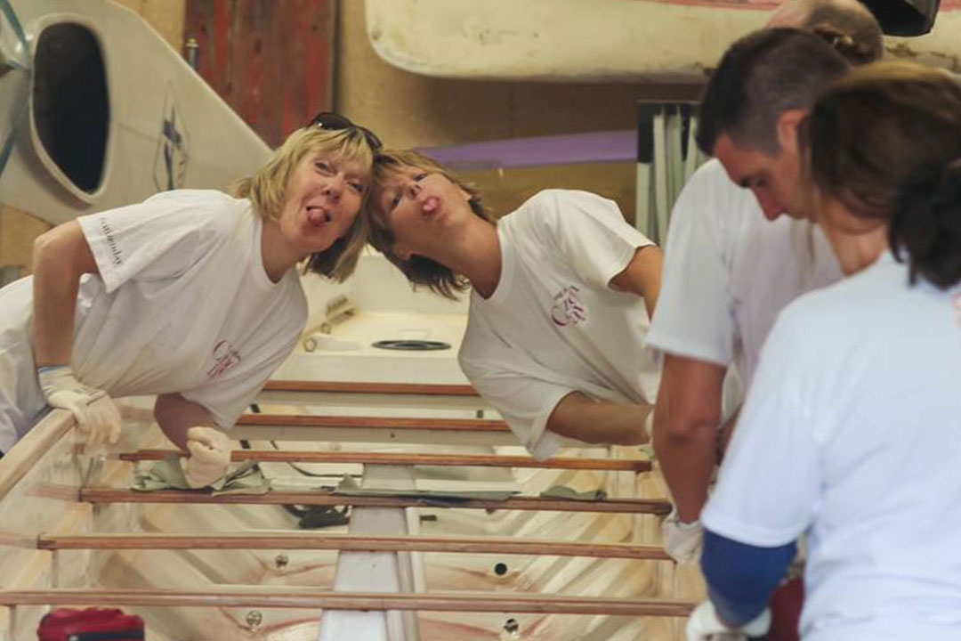 Les Dragon Ladies travaillent en s'amusant
