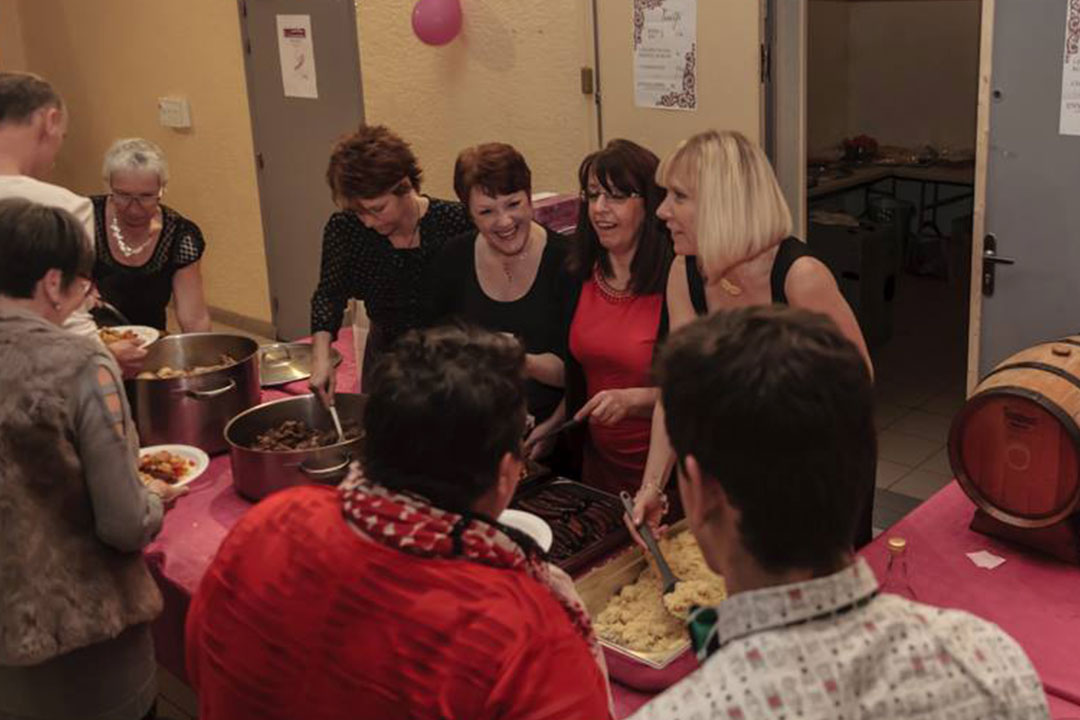 Les Ladies de Diamant Rose participent à une soirée couscous