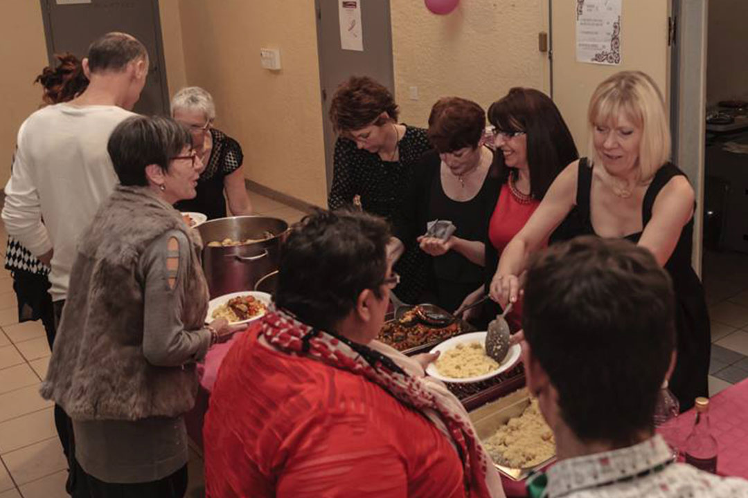 Les Ladies de l'Association Diamant Rose participent à une soirée