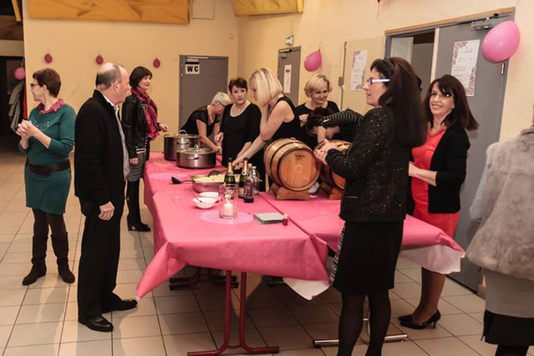 Soirée de diamant rose organise une soirée couscous
