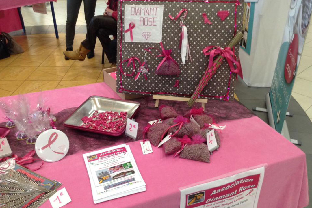 Stand Diamant Rose et vente objets crées par les Diams