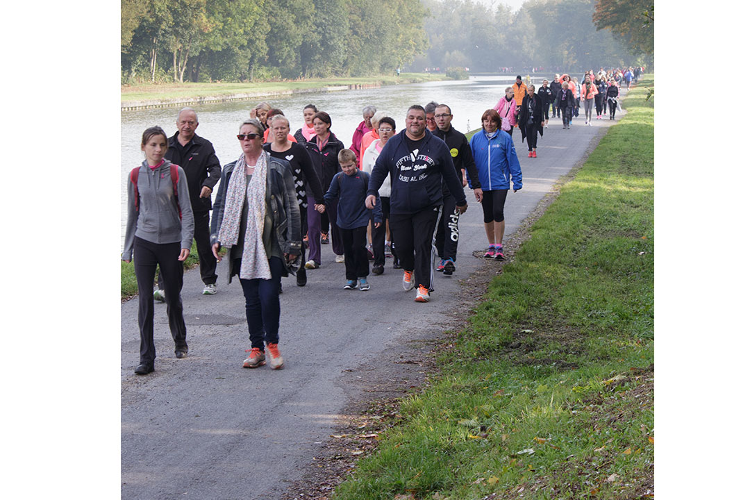 Marchons contre le cancer pour octobre rose à Saint-Quentin