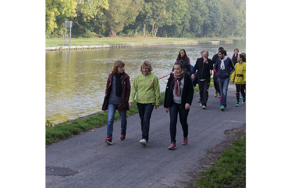 Marchons pour octobre rose le long du canal de St-Quentin